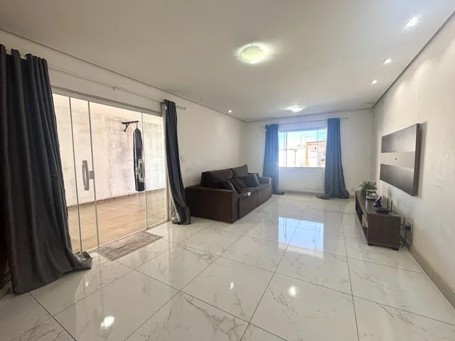 Imagem 5: Casa à Venda na Vila do Peró, Cabo Frio com Piscina e Churrasqueira