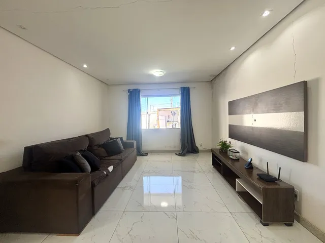 Imagem 6: Casa à Venda na Vila do Peró, Cabo Frio com Piscina e Churrasqueira