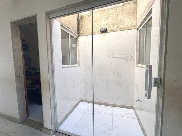 Imagem 10: Casa à Venda na Vila do Peró, Cabo Frio com Piscina e Churrasqueira