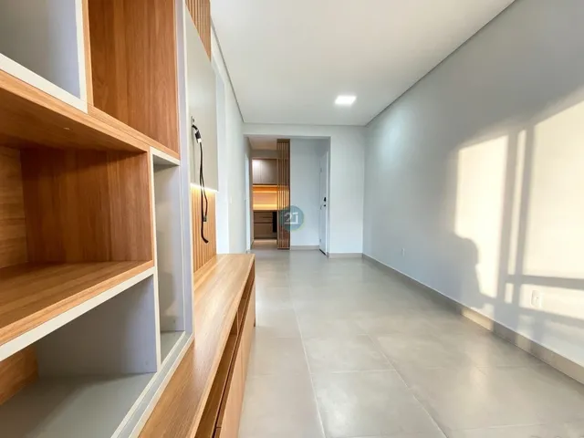 Imagem 5: Alugo apartamento semi mobiliado, 03 quartos (01 suíte), sacada com churrasqueira, 02