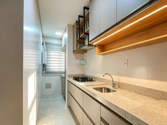 Imagem 2: Alugo apartamento semi mobiliado, 03 quartos (01 suíte), sacada com churrasqueira, 02