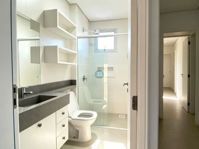 Imagem 7: Alugo apartamento semi mobiliado, 03 quartos (01 suíte), sacada com churrasqueira, 02