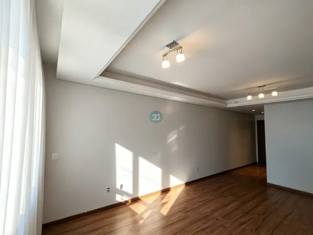 Imagem 12: Alugo amplo apartamento 04 quartos, 01 garagem, todo reformado em condominio com piscina