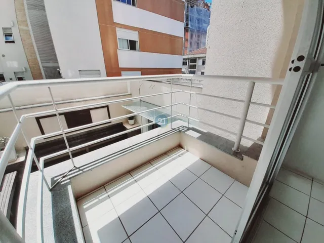 Imagem 2: Alugo apartamento 2 suítes, sacada, com 77m² no bairro Centro, Florianópolis