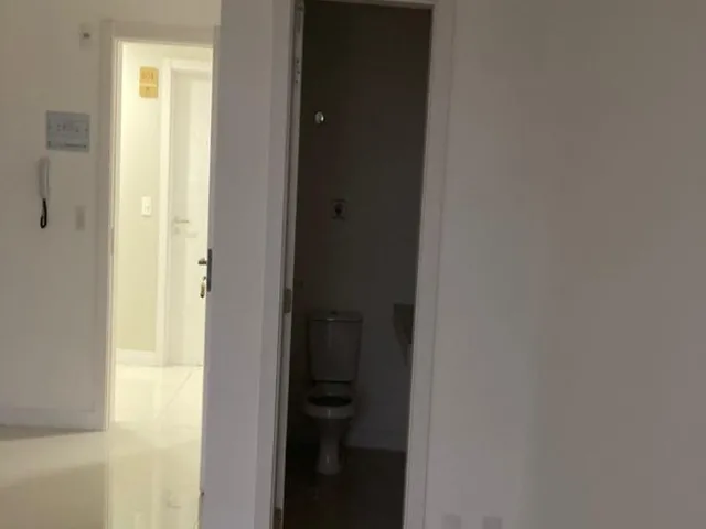 Imagem 3: Alugo Sala Comercial, com 33m², 01 vaga de garagem, em Barreiros, Itaguaçu Trade