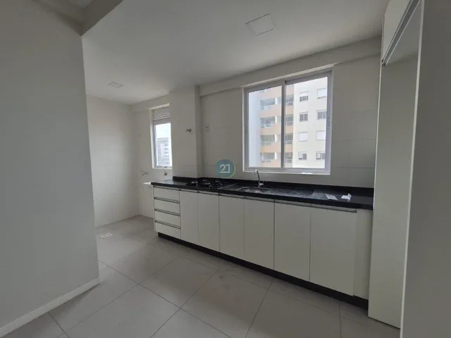 Imagem 2: Alugo apartamento seminovo e semi mobiliado, próximo à Unisul, no Bairro Pedra Branca