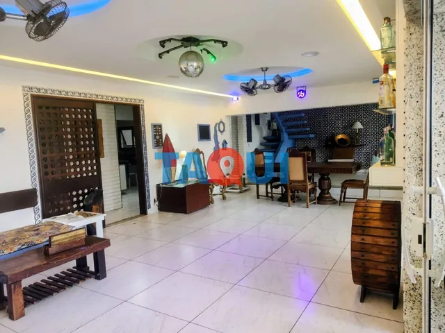 Imagem: Casa à venda com 4 quartos, sendo 1 suíte