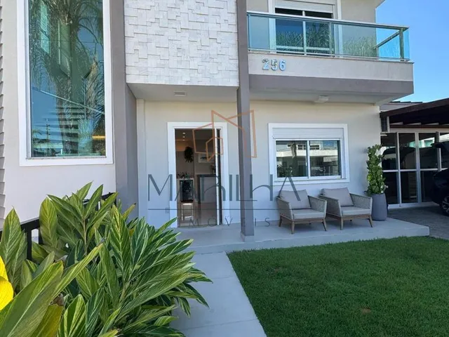 Imagem: Luxurious Corner House 900m from Praia da
