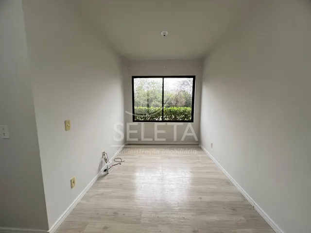 Imagem 3: Seu Novo Lar no Ed. Rosengarten Bairro Neva / Apartamento com Vista para o Bosque em