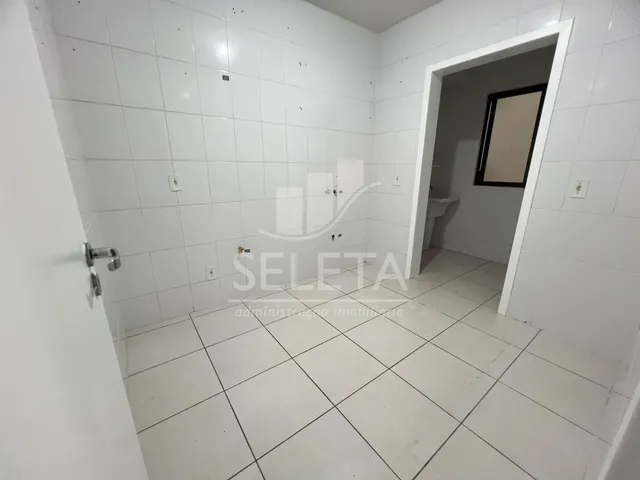 Imagem 6: Seu Novo Lar no Ed. Rosengarten Bairro Neva / Apartamento com Vista para o Bosque em