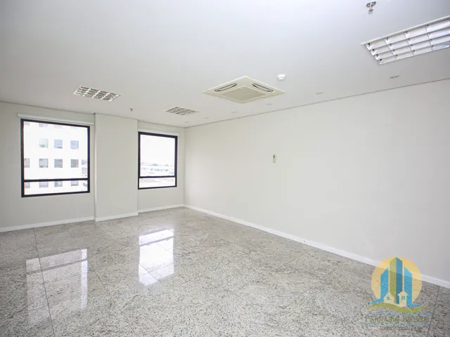 Imagem: A sala comercial possui 1 Banheiro, 1 Vaga na garagem,