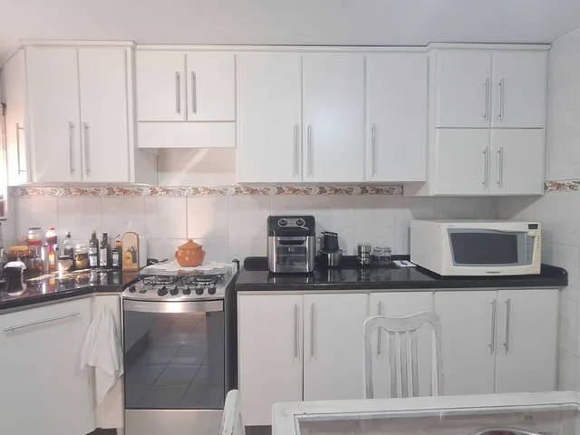 Imagem 8: Casa Térrea de 3 Dormitórios no Centro com Jardim