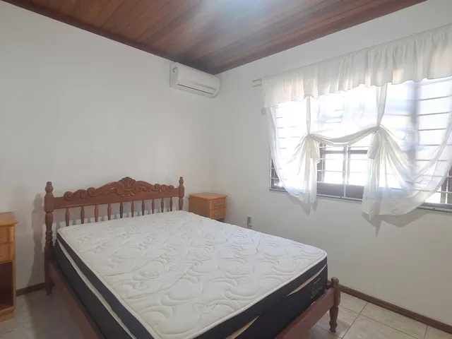 Imagem 10: Casa Térrea de 3 Dormitórios no Centro com Jardim