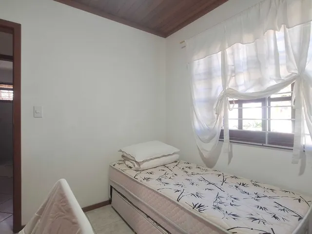 Imagem 11: Casa Térrea de 3 Dormitórios no Centro com Jardim