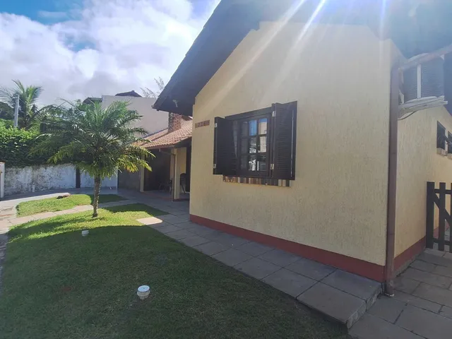 Imagem 3: Casa Térrea de 3 Dormitórios no Centro com Jardim