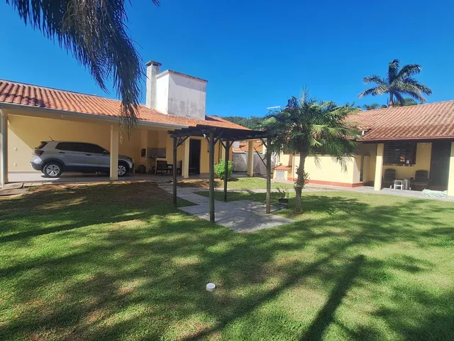 Imagem 14: Casa Térrea de 3 Dormitórios no Centro com Jardim