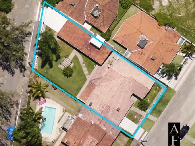 Imagem 13: Casa Térrea de 3 Dormitórios no Centro com Jardim
