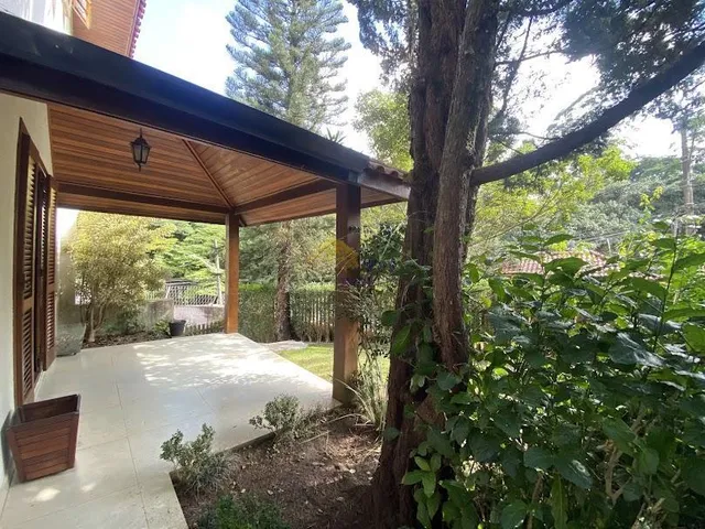 Imagem 3: Casa em condomínio com 5 dormitórios, piscina e churrasqueira na Granja Viana, Cotia