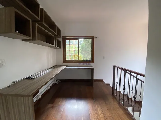 Imagem 7: Casa em condomínio com 5 dormitórios, piscina e churrasqueira na Granja Viana, Cotia