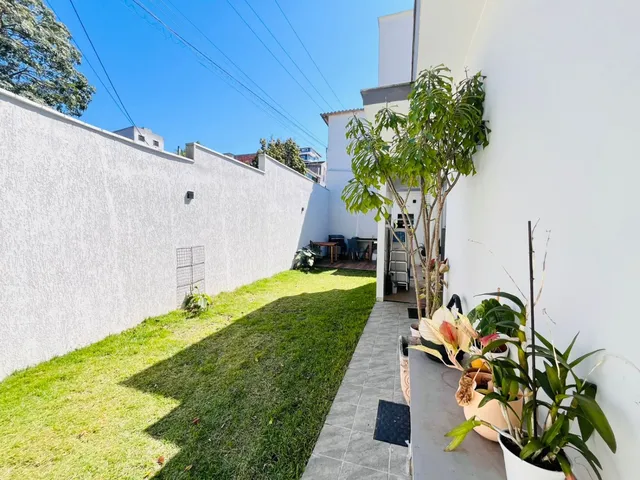 Imagem 3: Casa linear de esquina à venda