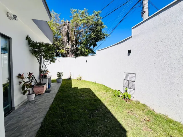 Imagem 6: Casa linear de esquina à venda
