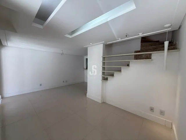 Imagem 2: Casa duplex à venda no Condomínio Praia Ville, 240m², 3 quartos e 1 suíte