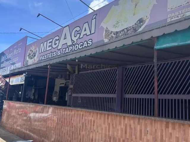 Imagem: A loja possui 6 Dormitórios, 2 Suítes, 6 Banheiros, 5