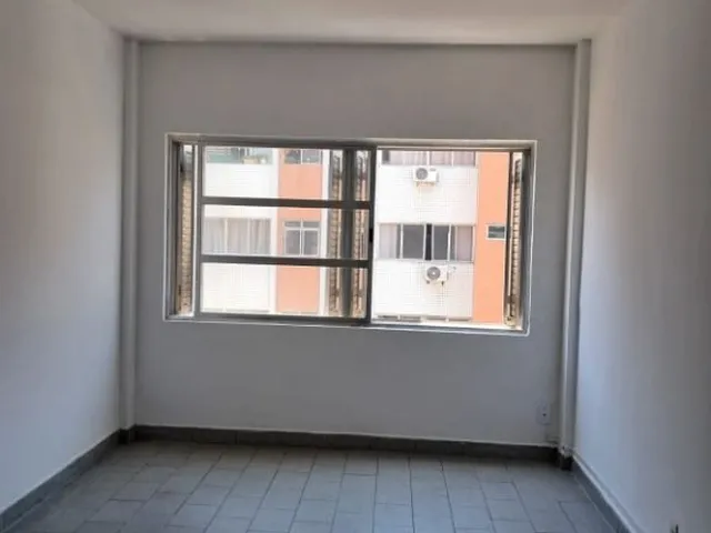 Imagem: A kitnet possui 2 Dormitórios, 1 Banheiro, 1 Vaga na