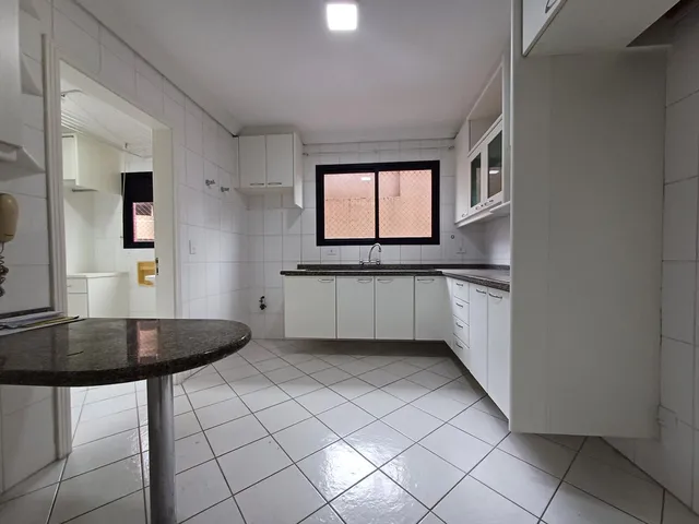 Imagem 12: Apartamento para Locação em Curitiba / PR no bairro Batel