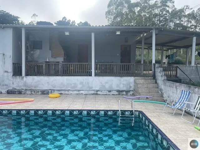 Imagem: Chácara com Piscina e Escritura