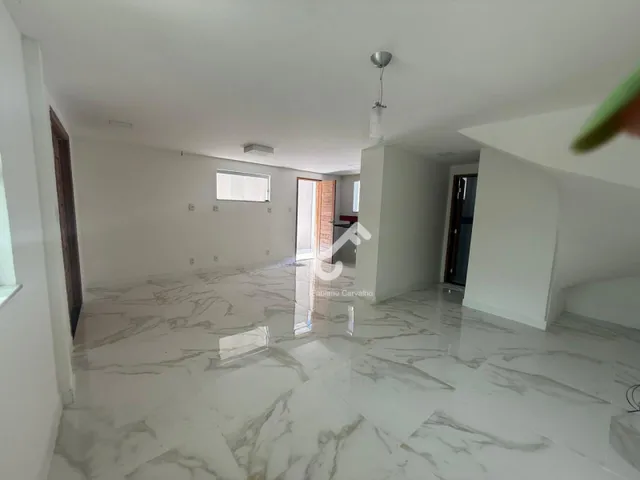 Imagem 4: ESTRADA DO COCO, Abrantes. Duplex composto de 2 quartos superiores sendo sendo 1 suíte