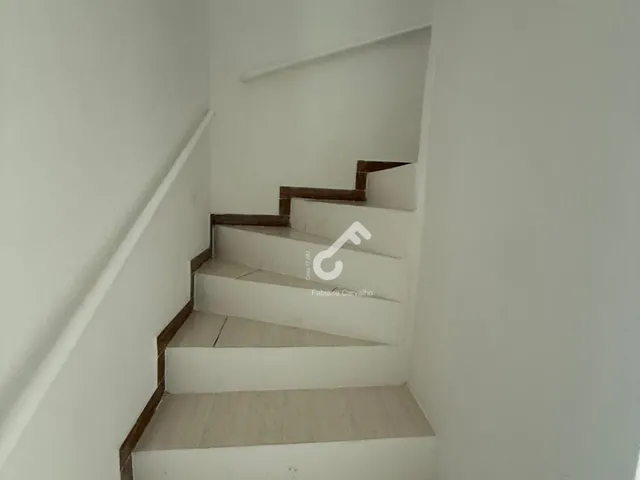 Imagem 7: ESTRADA DO COCO, Abrantes. Duplex composto de 2 quartos superiores sendo sendo 1 suíte