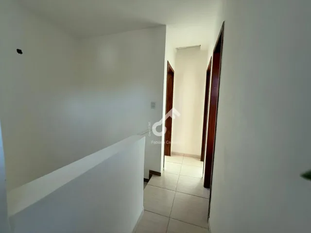 Imagem 8: ESTRADA DO COCO, Abrantes. Duplex composto de 2 quartos superiores sendo sendo 1 suíte