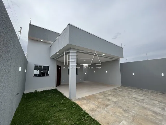 Imagem: A casa possui 3 Dormitórios, 2 Suítes, 3 Banheiros, 2