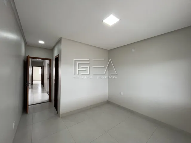 Imagem 5: Encantadora Casa com 3 Quartos, 2 Suítes e Quintal Amplo