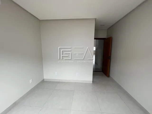 Imagem 9: Encantadora Casa com 3 Quartos, 2 Suítes e Quintal Amplo