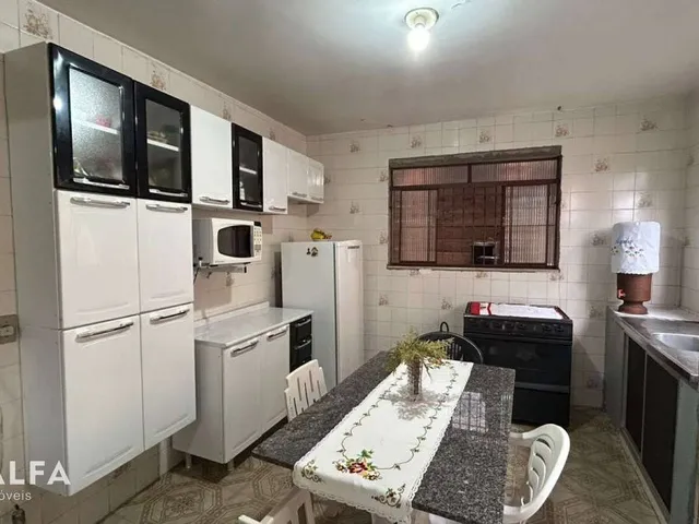 Imagem 5: Casa à Venda no Caminho Novo – Conforto, Espaço e Potencial de Ampliação