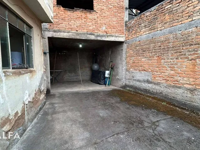 Imagem 6: Casa à Venda no Caminho Novo – Conforto, Espaço e Potencial de Ampliação