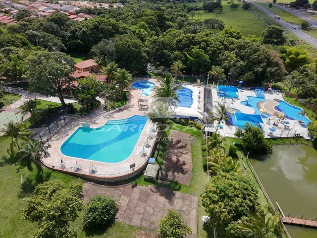 Imagem: A casa possui 3 Dormitórios, 1 Suíte, 1 Banheiro, Imóvel