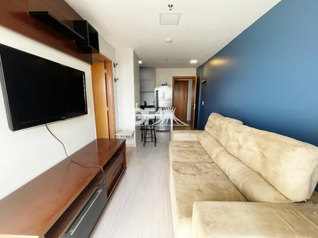 Imagem: O apartamento possui 1 Dormitório, 1 Suíte, 2 Banheiros,