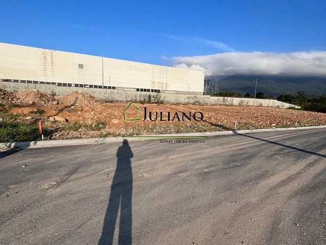 Imagem 2: Terreno à venda em Palhoça-SC, bairro Aririu. Venha conferir!