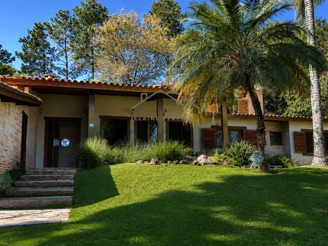 Imagem: Casa com 4 dormitórios, sendo 2 suítes