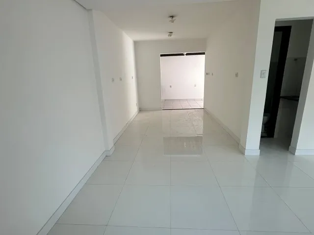 Imagem: Casa à venda em condomínio tranquilo