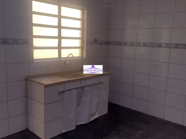 Imagem: A casa possui 1 Dormitório, 1 Banheiro, 40m² de Área e