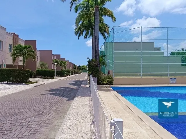 Imagem 3: Casa Duplex com Móveis Planejados, Amplo Lote e Deck Privativo a Poucos Metros da CE040