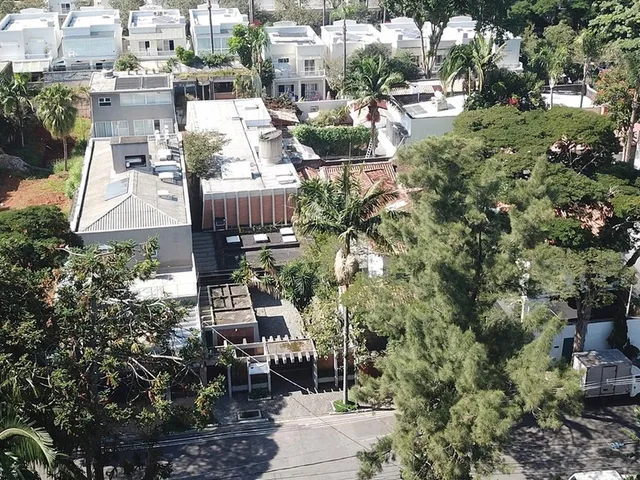 Imagem 11: Encantadora residência em Santo Amaro, Alto da Boa Vista, apresenta um estilo