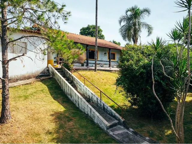 Imagem 2: Chácara Primavera! A Chácara Primavera é ideal para quem busca tranquilidade e contato