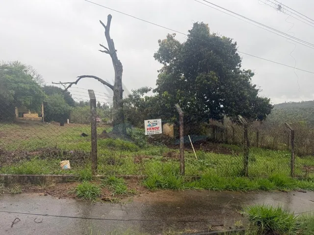 Imagem: Terreno plano com edicula no Bairro de chacaras