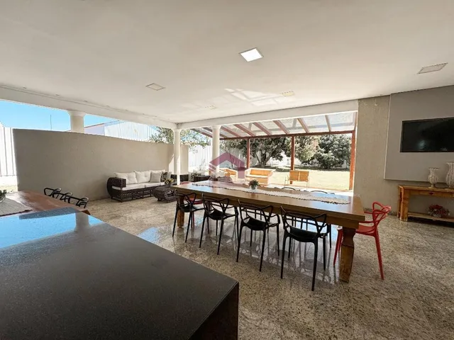 Imagem 7: PARK WAY - 2.500M² - 4 SUÍTES - ESPAÇO GOURMET - PISCINA - SAUNA - ALTO PADRÃO