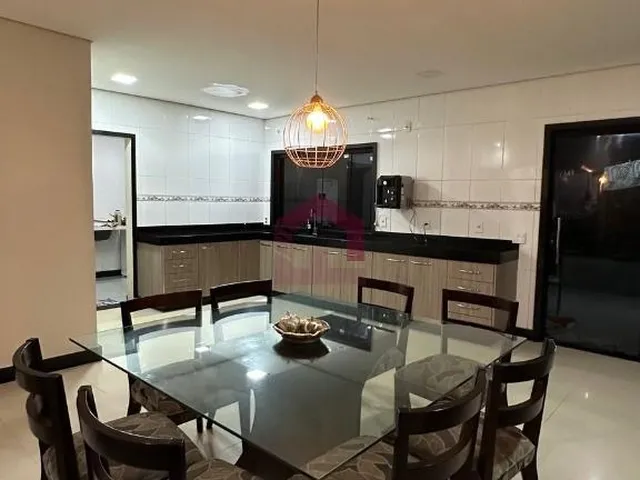Imagem 12: ARNIQUEIRA - 5 QUARTOS - 3 SUÍTES - REFORMADA - ALTO PADRÃO - CONDOMÍNIO FECHADO
